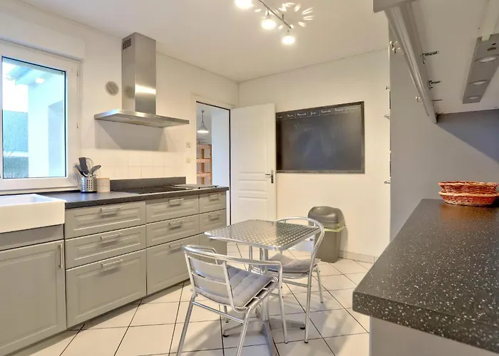 Cozy In With Wifi Holiday home Quettehou